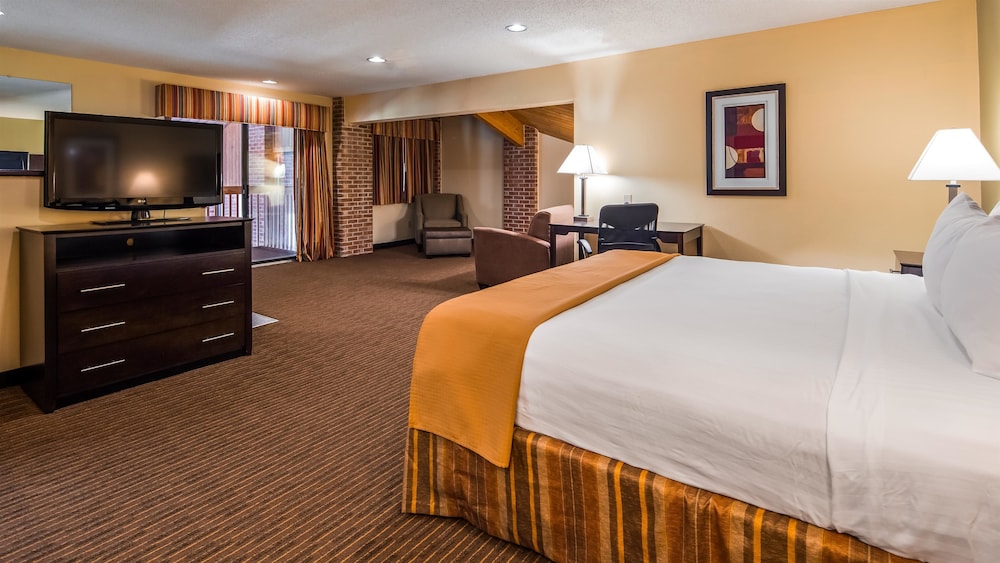 Suite, 1 King Bed, Non Smoking, Jetted Tub photo 1