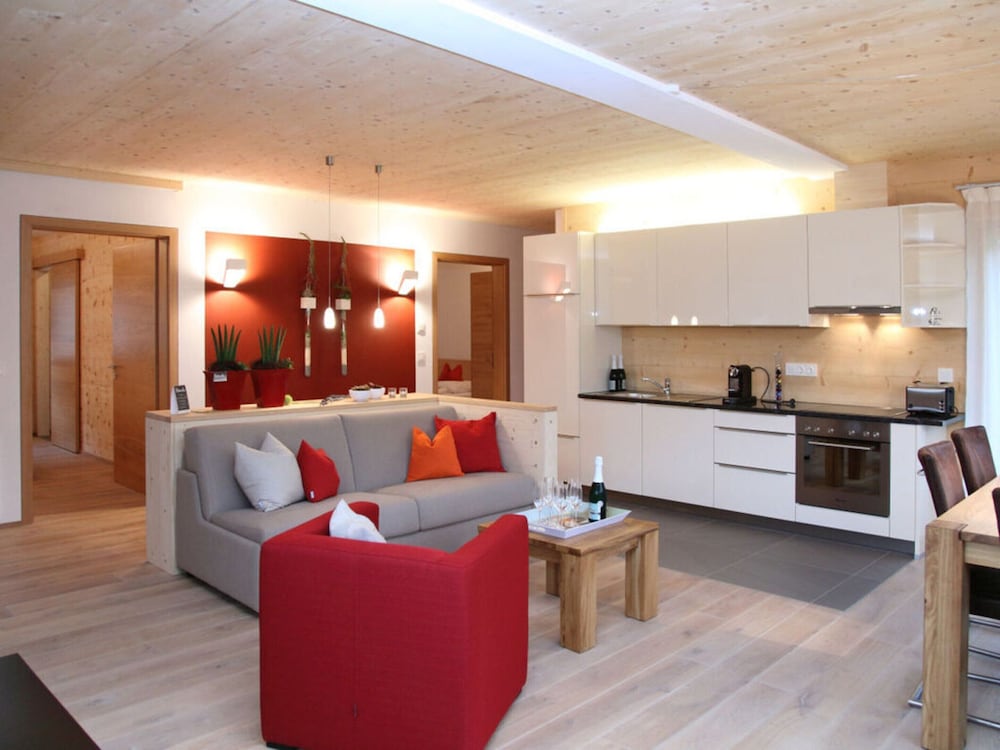 Apartment photo 2