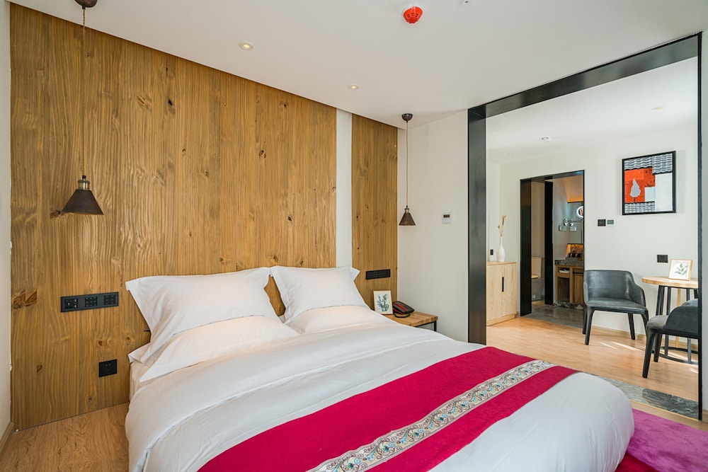 Deluxe Double Room, Garden View