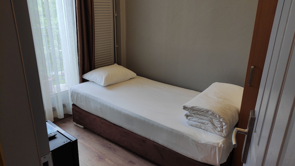 Economy Single Room, 1 Twin Bed photo 3