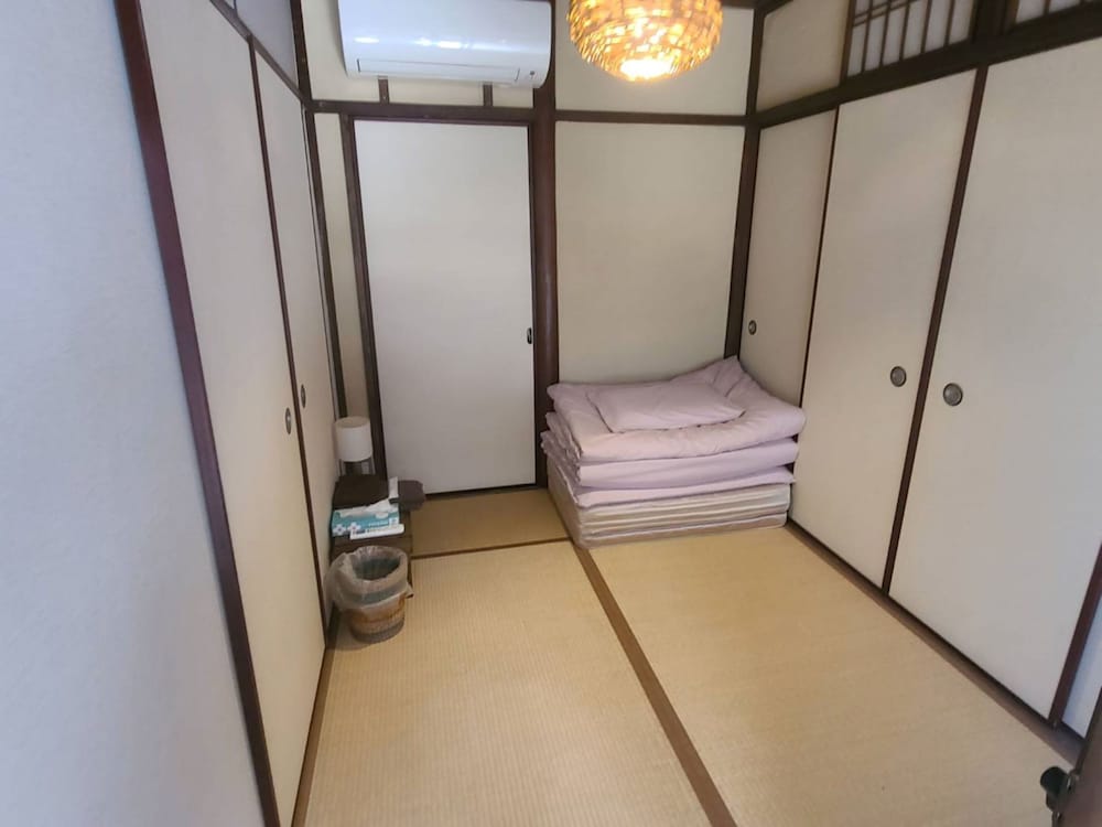Traditional Single Room, Shared Bathroom, Room 0