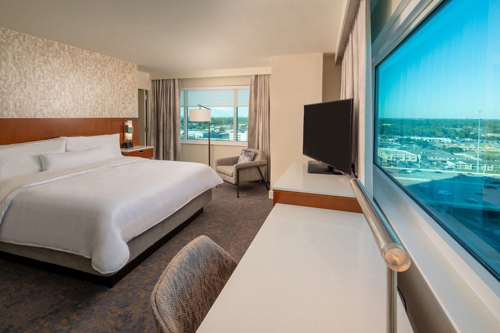 Suite, 1 Bedroom - Photo 2
