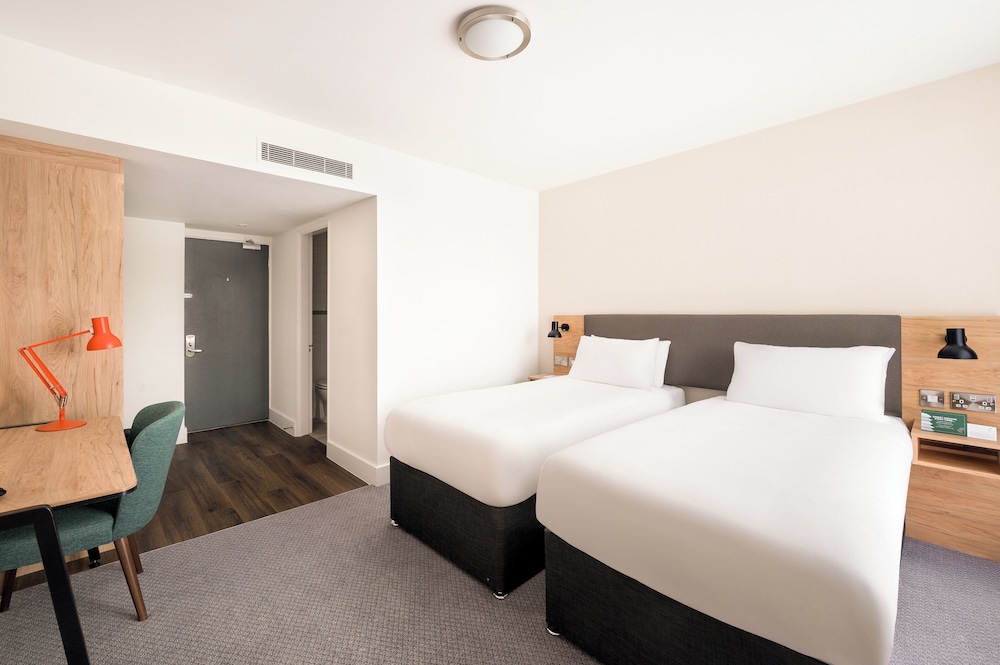 Standard Room, 2 Twin Beds - Photo 6