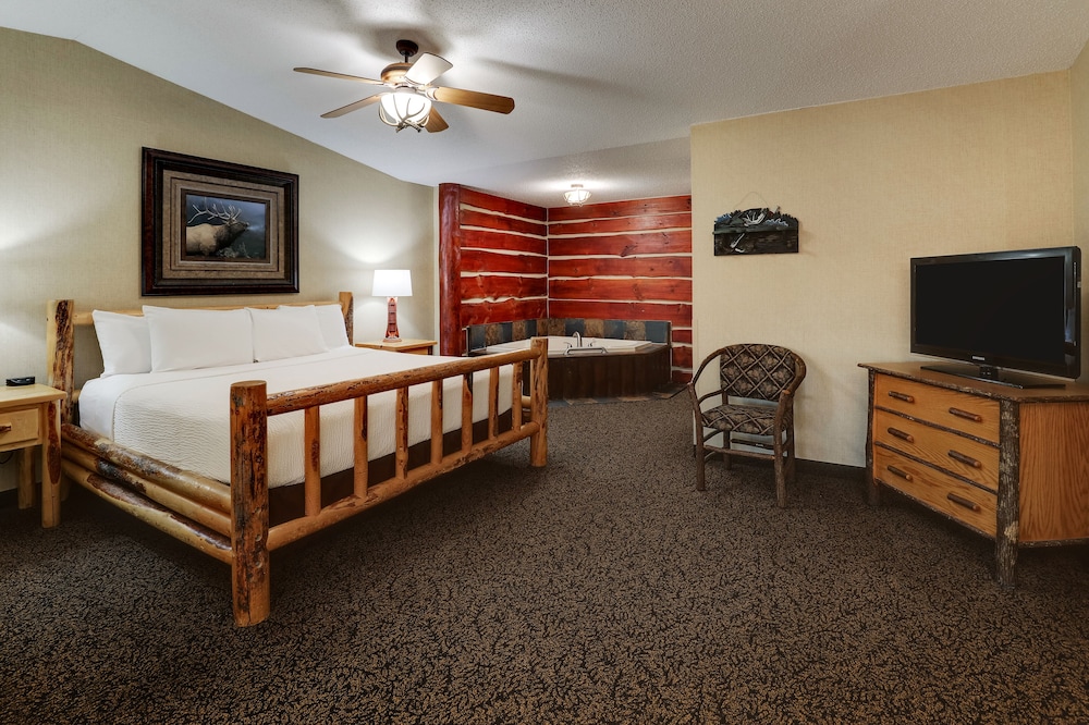 Theme Suite with Whirlpool - Photo 2