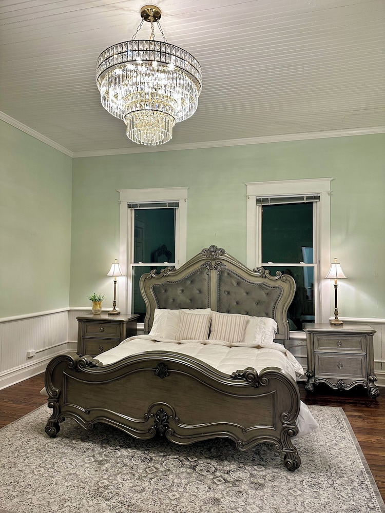Presidential Room, 1 King Bed, Private Bathroom, Ground Floor