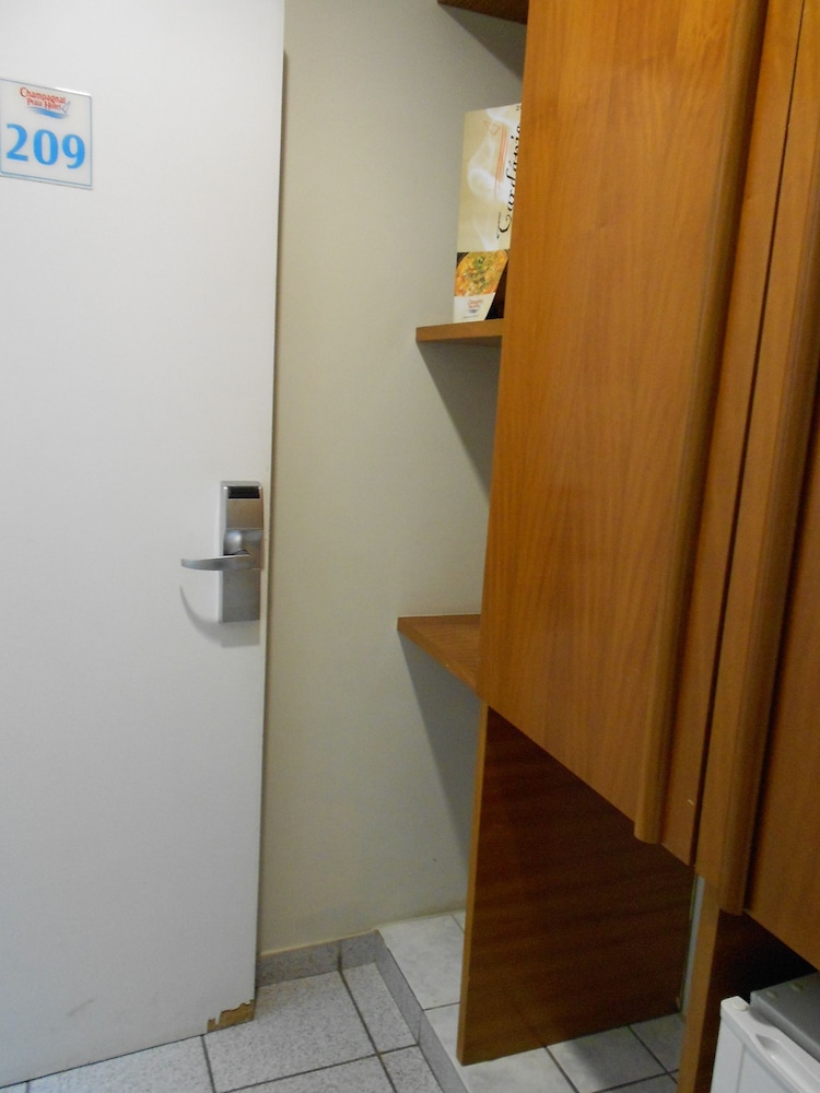Standard Double or Twin Room - Photo 5