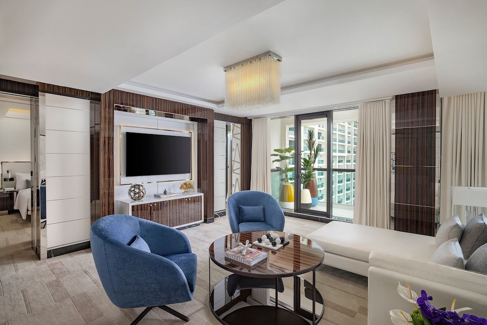 Presidential Suite with Sea View Club Lounge Evening Cocktail Hours, Private Balcony