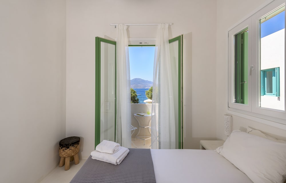 Beachfront Boutique Houses (Olive) photo 3