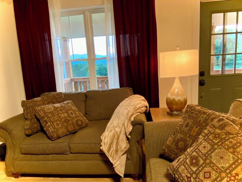 Traditional House, 2 Bedrooms, Private Pool, Mountain View photo 2