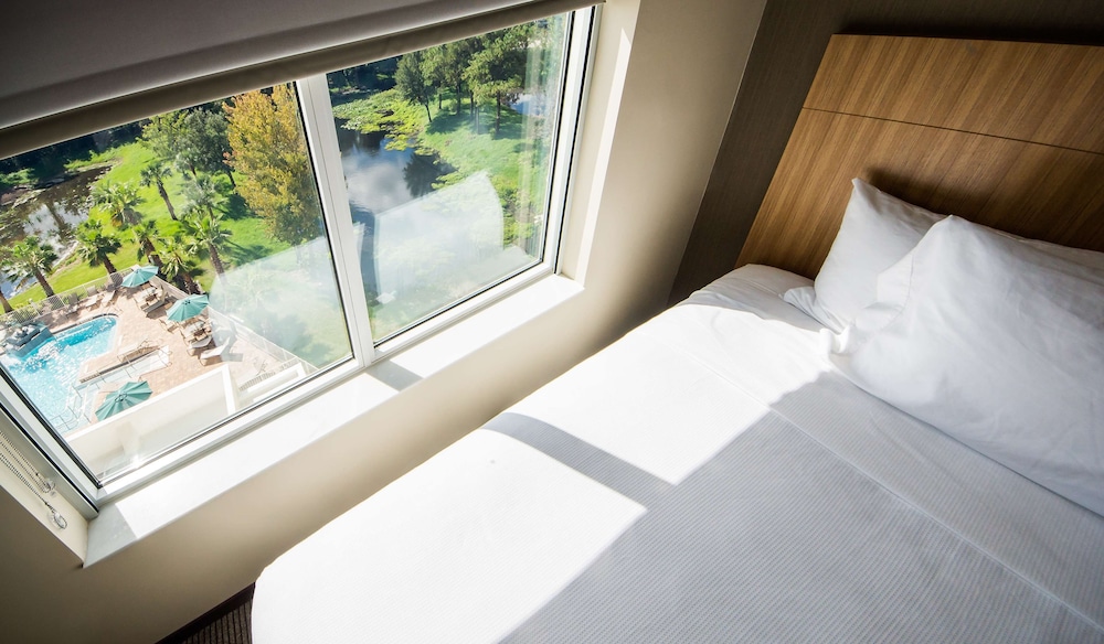 Room, Multiple Beds (High Floor)