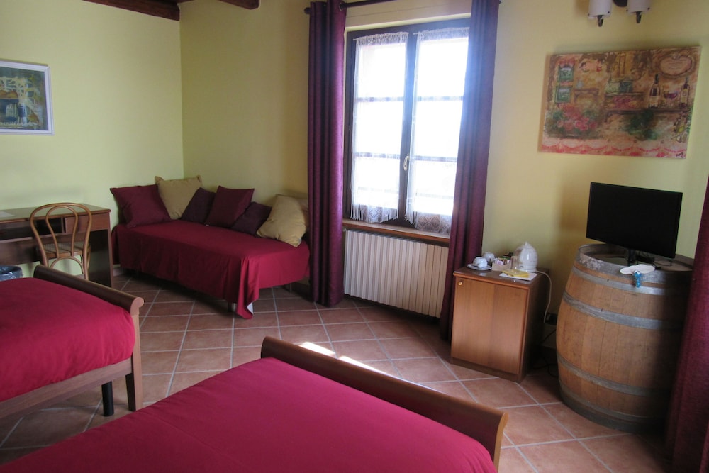 Double Or Twin Room, Hill View photo 1