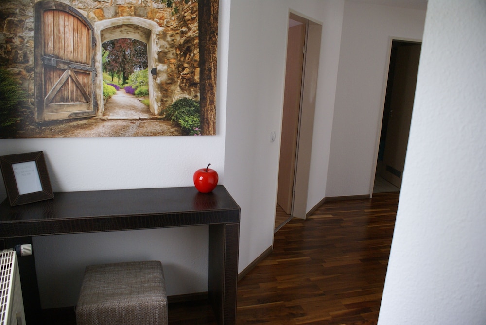 Comfort Apartment, 2 Bedrooms, Balcony photo 3