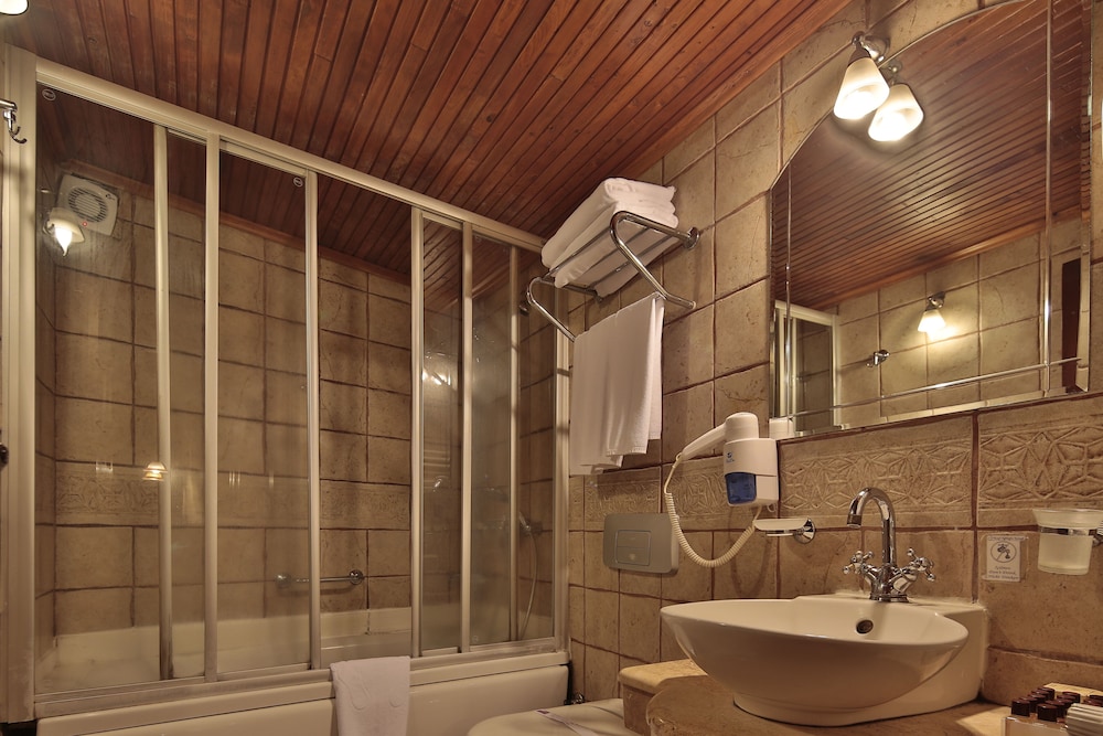 Standard Double or Twin Room - Photo 15
