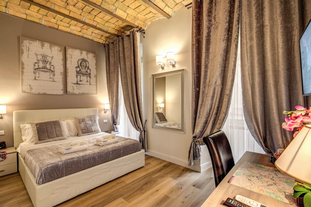 Deluxe Double Room, 1 Queen Bed photo 2