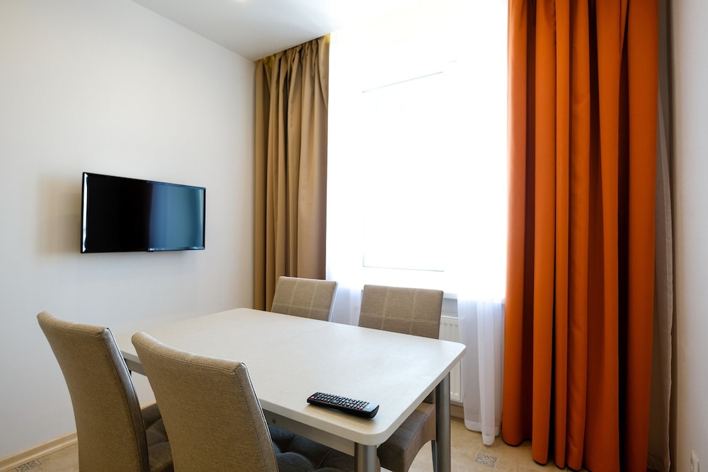 Apartment photo 2