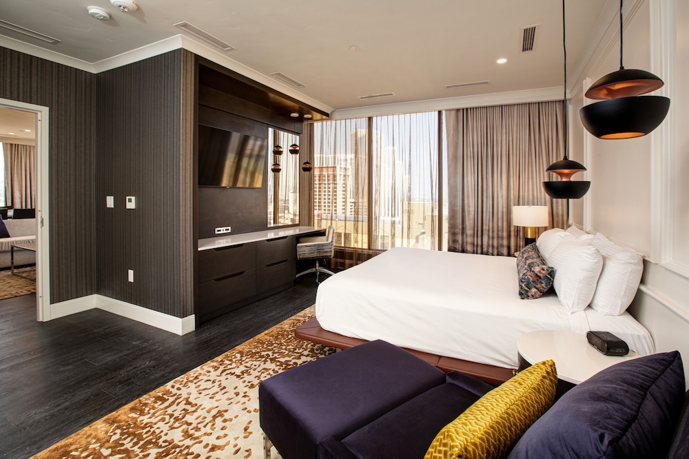 Aspen Tower Signature Suite I photo 1