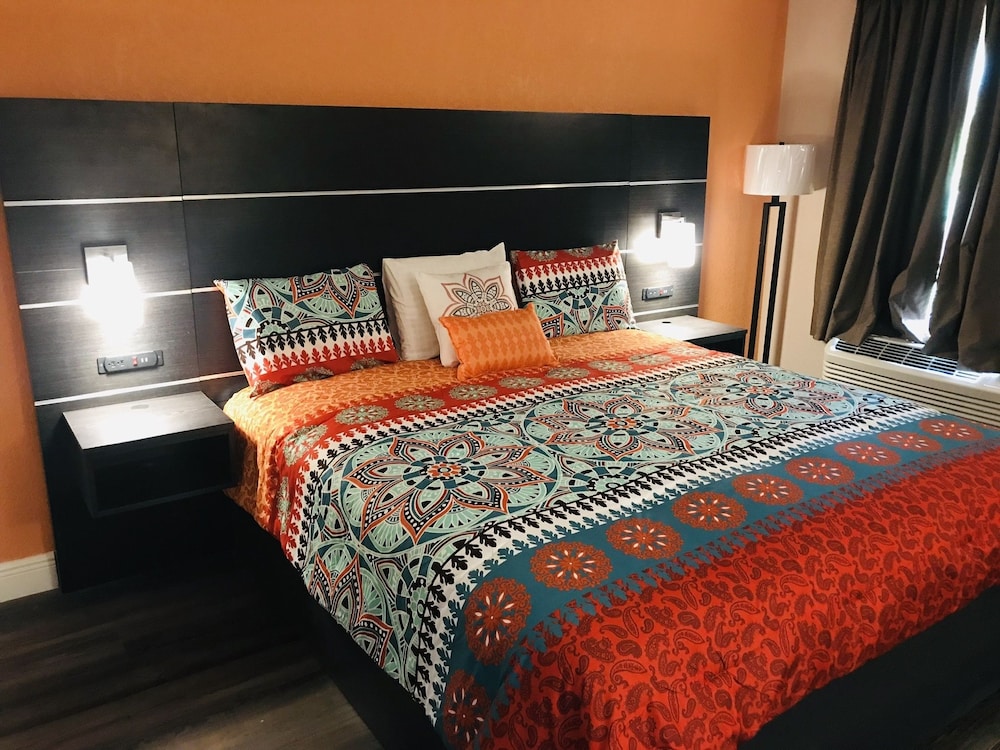ADA King Room - Photo 5