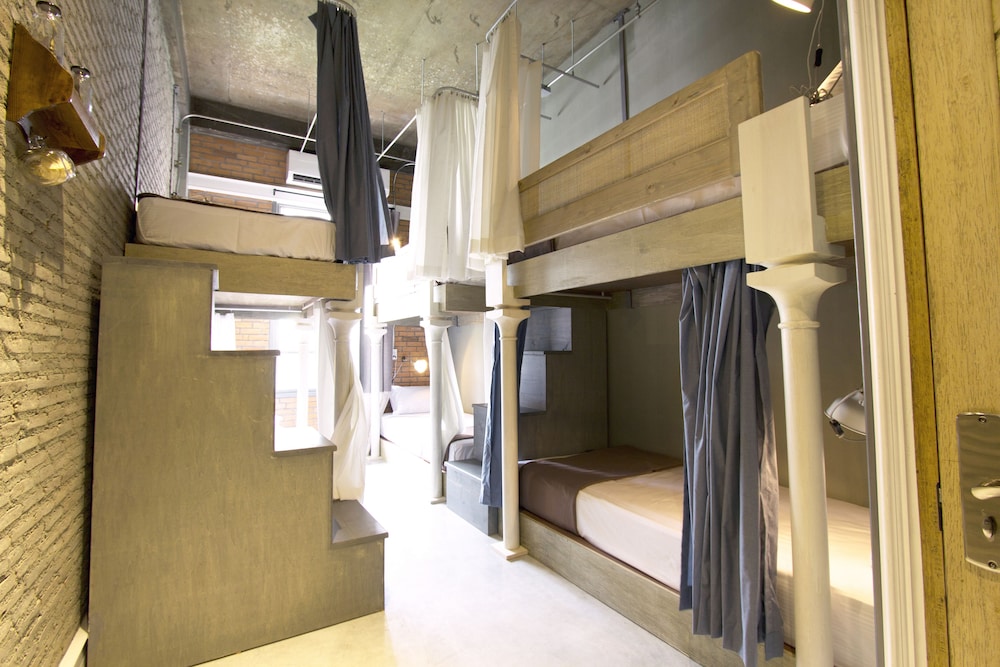 6-Bed Mixed Dormitory photo 1