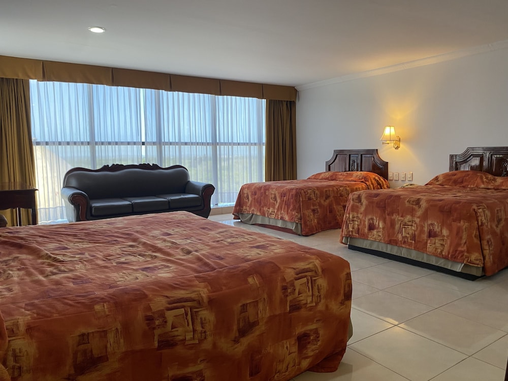 Standard Triple Room, Multiple Beds photo 1