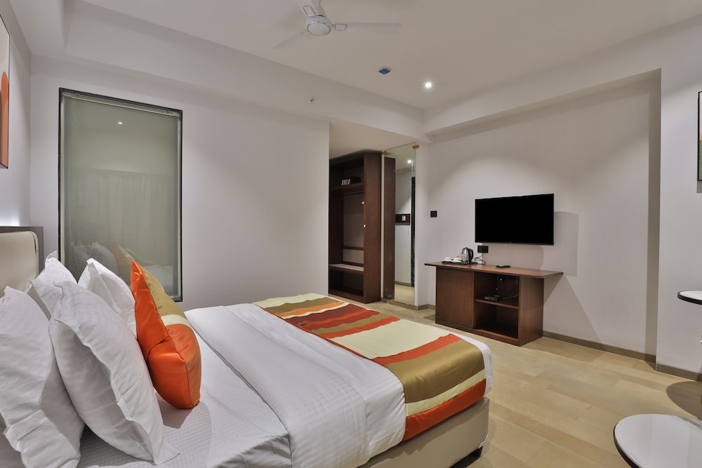 Deluxe Room - Photo 8