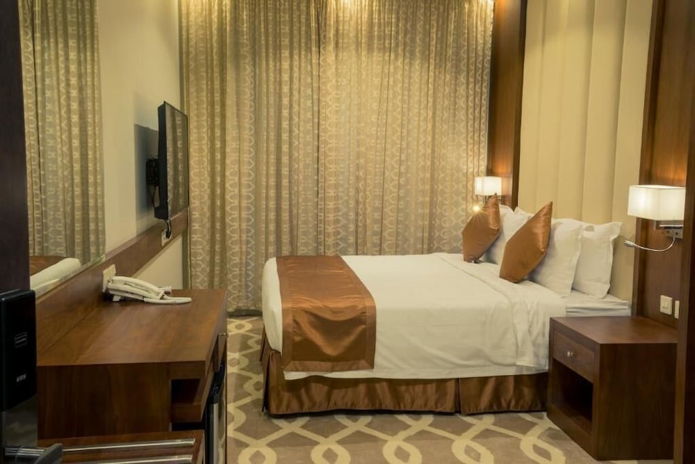 Standard Single Room, 1 King Bed photo 1