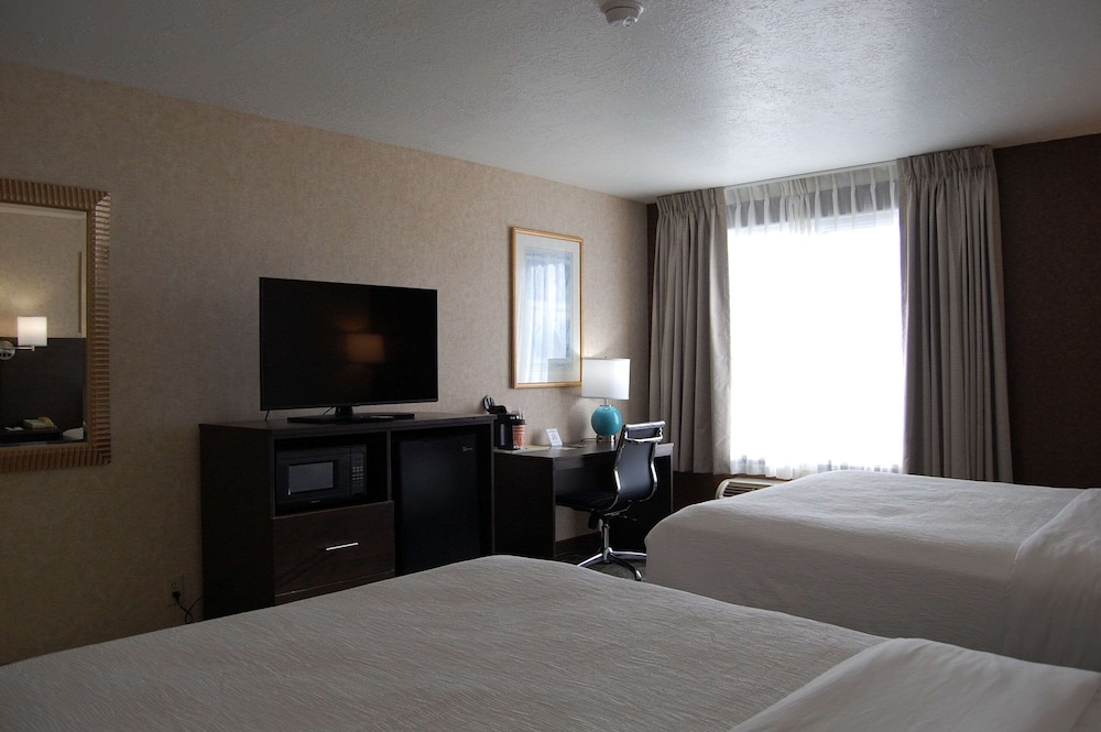 Standard Room, 2 Queen Beds, Non Smoking - Photo 4
