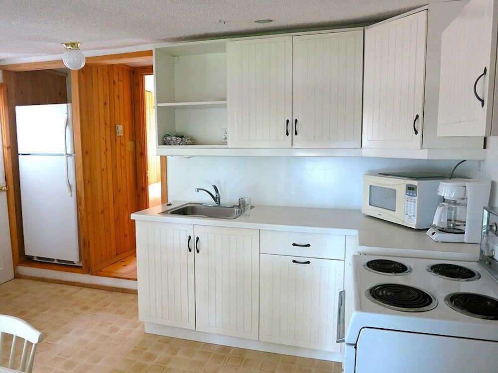 Cottage, 2 Bedrooms, Kitchen photo 2