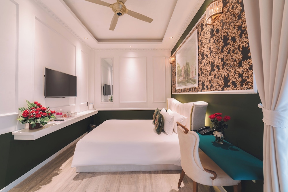 Premier Double Room, Balcony - Photo 5