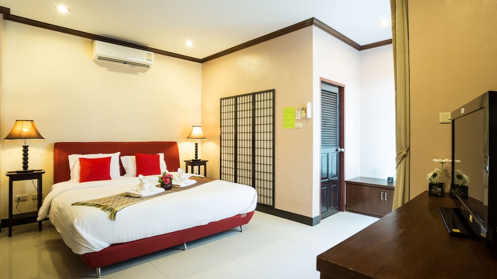 Deluxe Double room, No Balcony photo 1