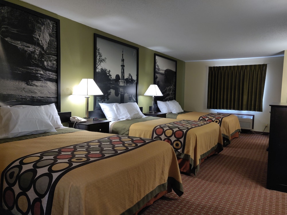 Suite, Multiple Beds - Photo 5