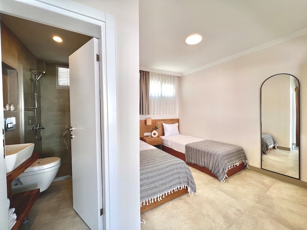 Standard Twin Room, Courtyard View photo 2