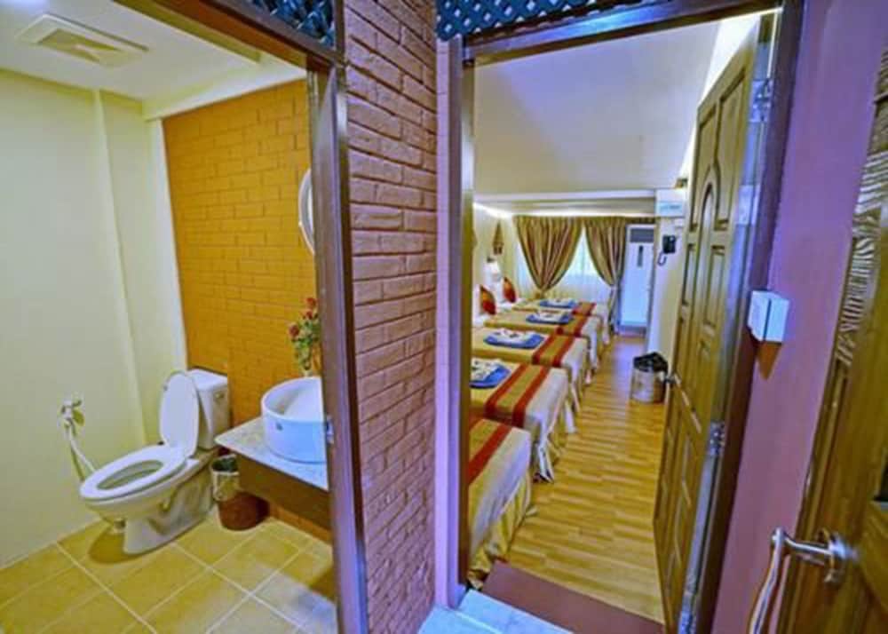 Family Room with Shower photo 1