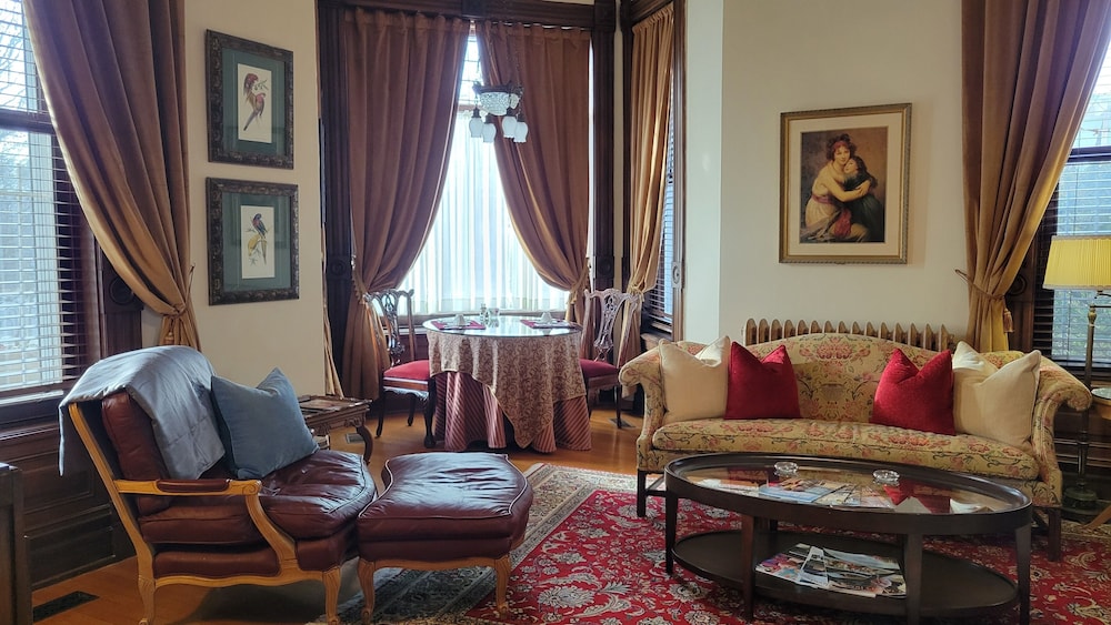 Luxury Suite photo 1