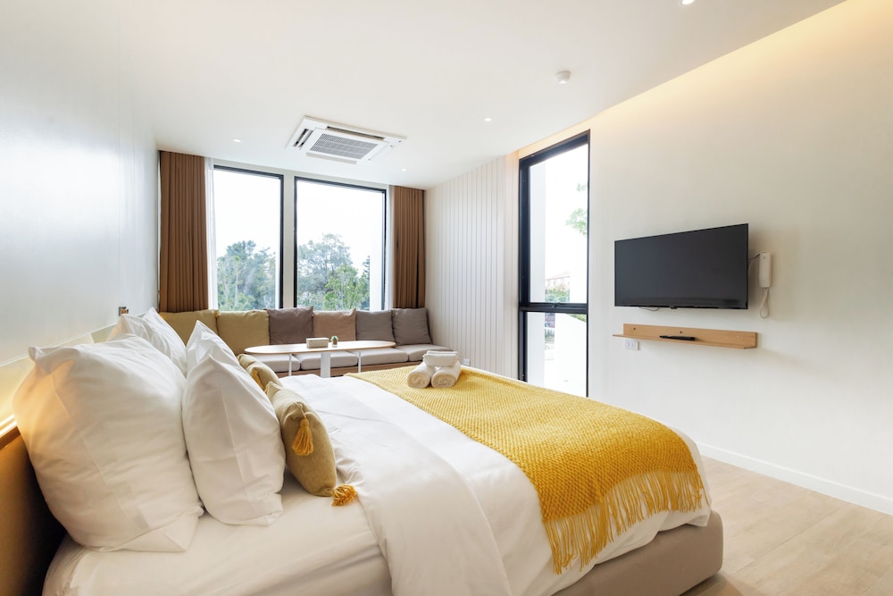 Junior Suite with Bathtub
