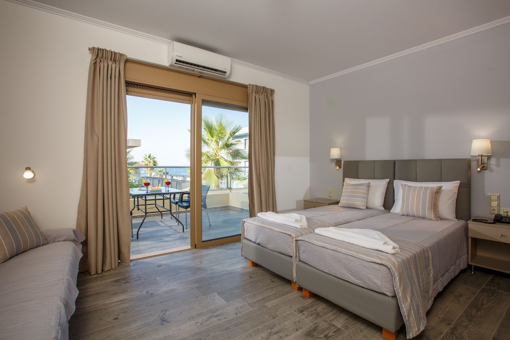 Family Suite, 1 Bedroom, Pool View, Ground Floor