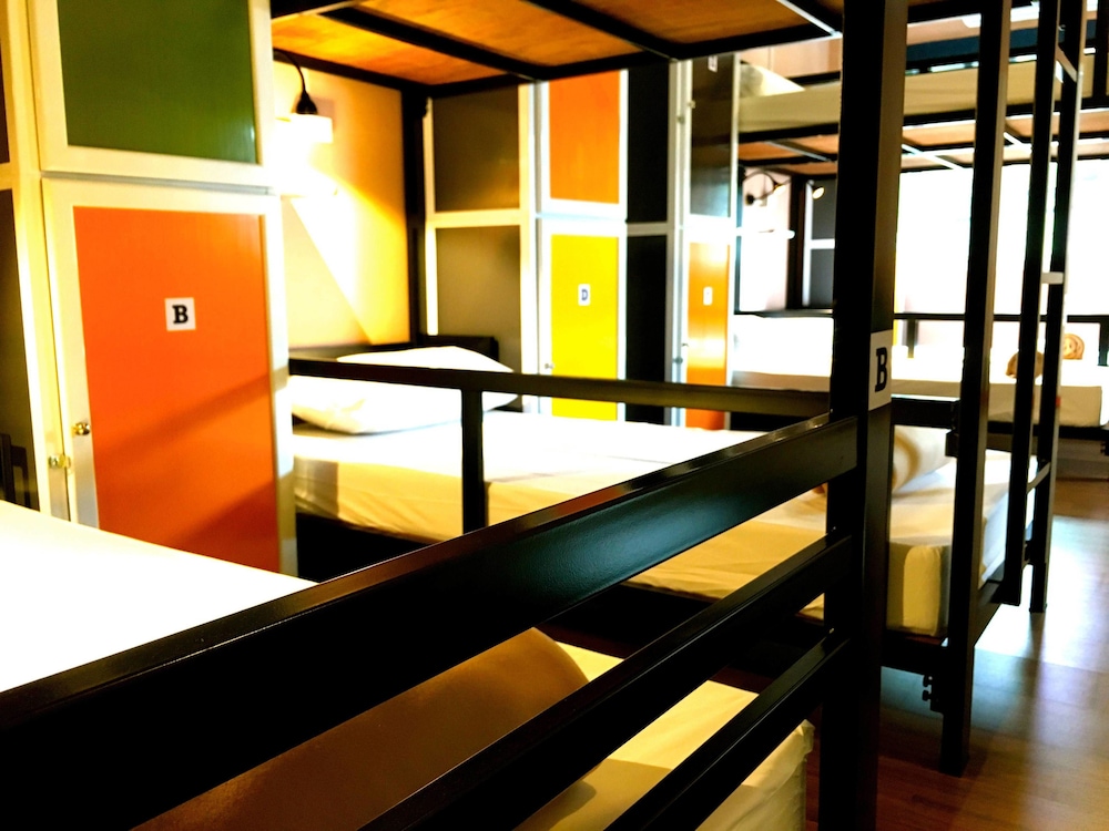 14-Bed Mixed Dormitory Room photo 2