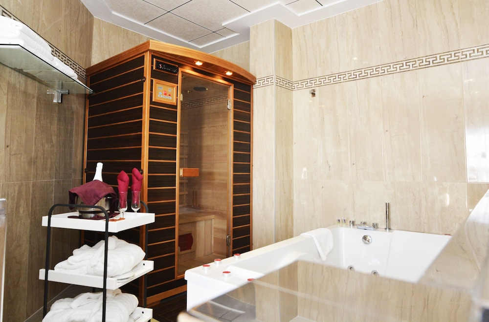 Junior Suite - Photo 16