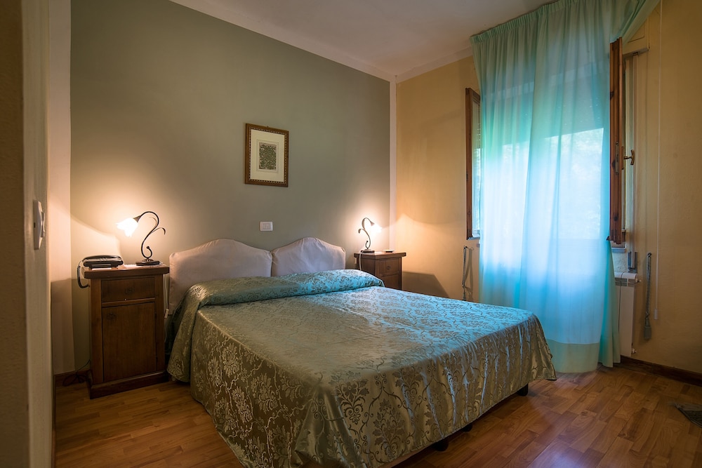 Standard Double Room - Photo 4