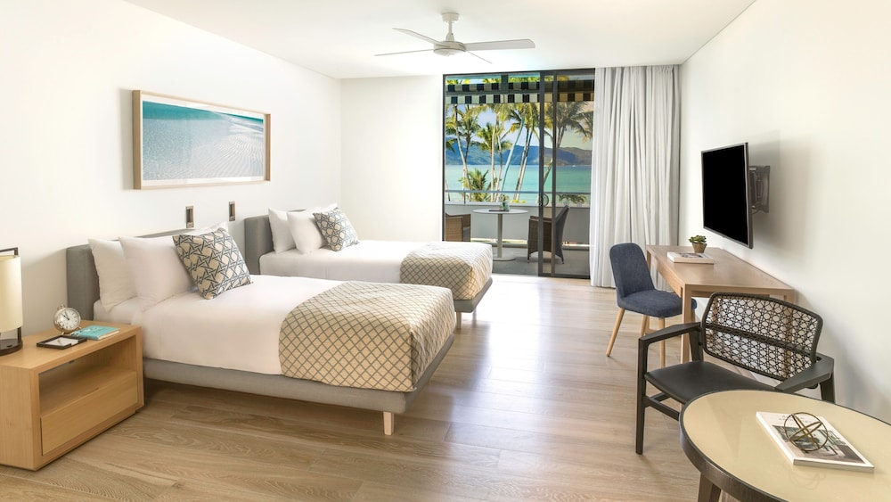 Suite, 2 Bedrooms (Pool Ocean View) photo 3