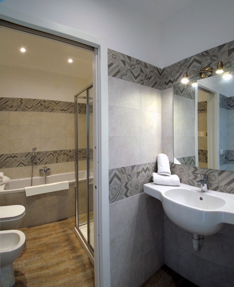Panoramic Suite - Photo 5