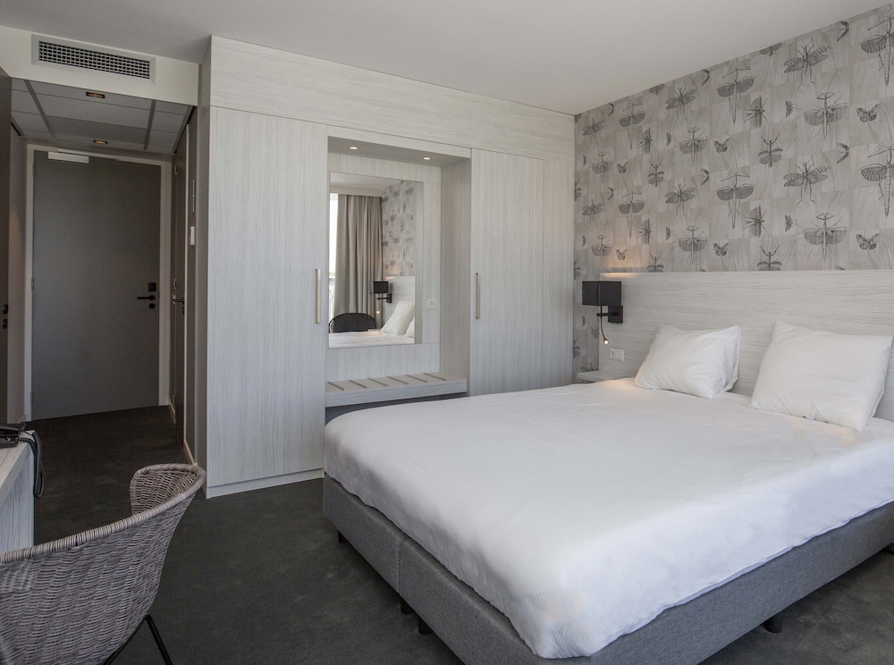 Luxury Room, Bathtub (Shower)