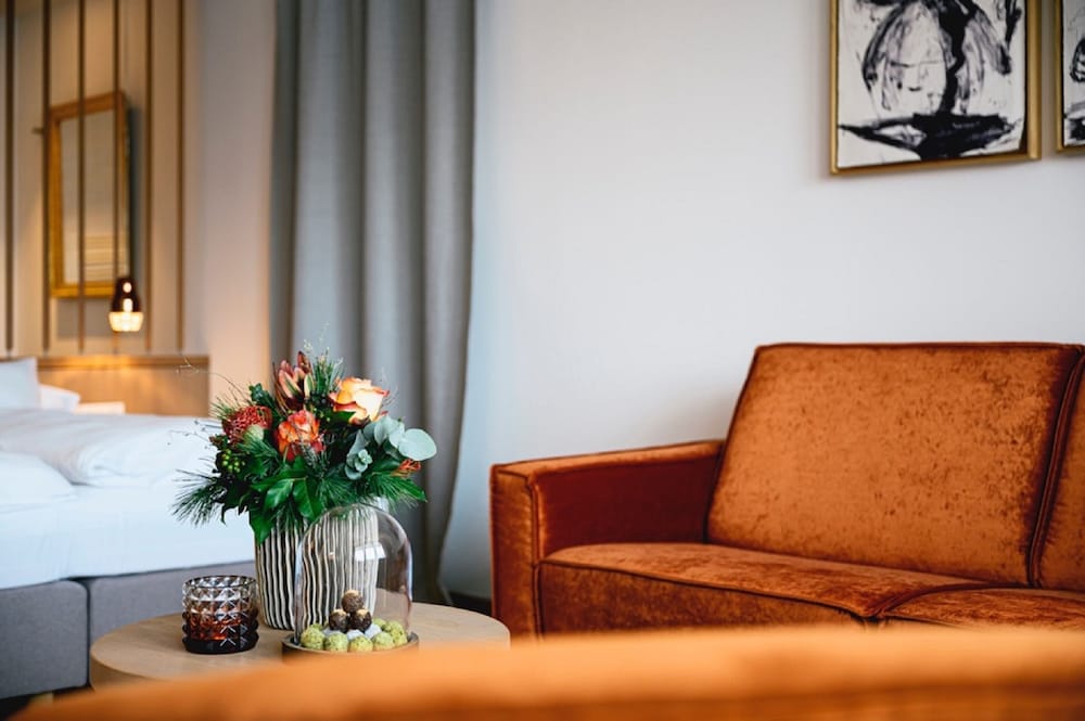 Junior Studio Suite, 1 King Bed, Bathtub, Lake View (Salzkammergut) photo 2