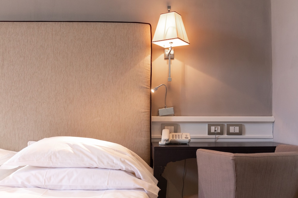 Classic Double Room - Photo 8