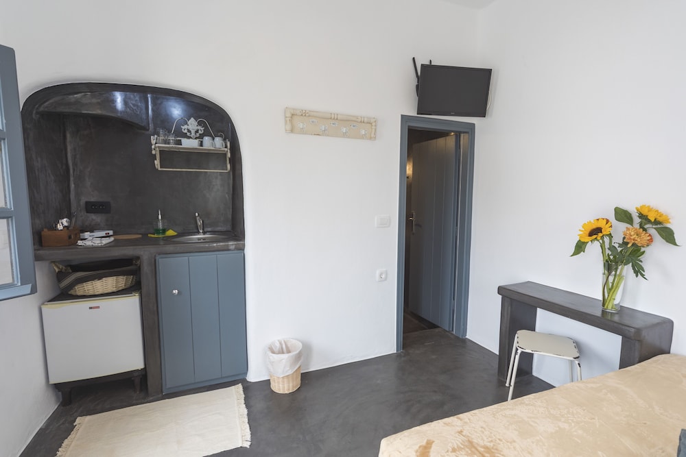 Two Bedroom Apartment with outdoor hot tub - Photo 5