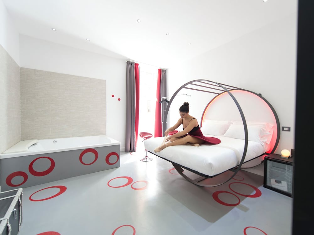 Suite, Jetted Tub
