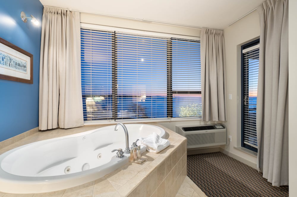 Suite, 1 Bedroom, Jetted Tub photo 3