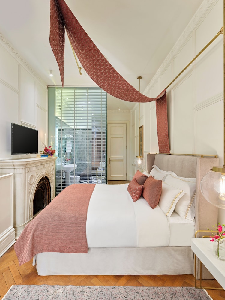 Deluxe Room with Istiklal Avenue View photo 2