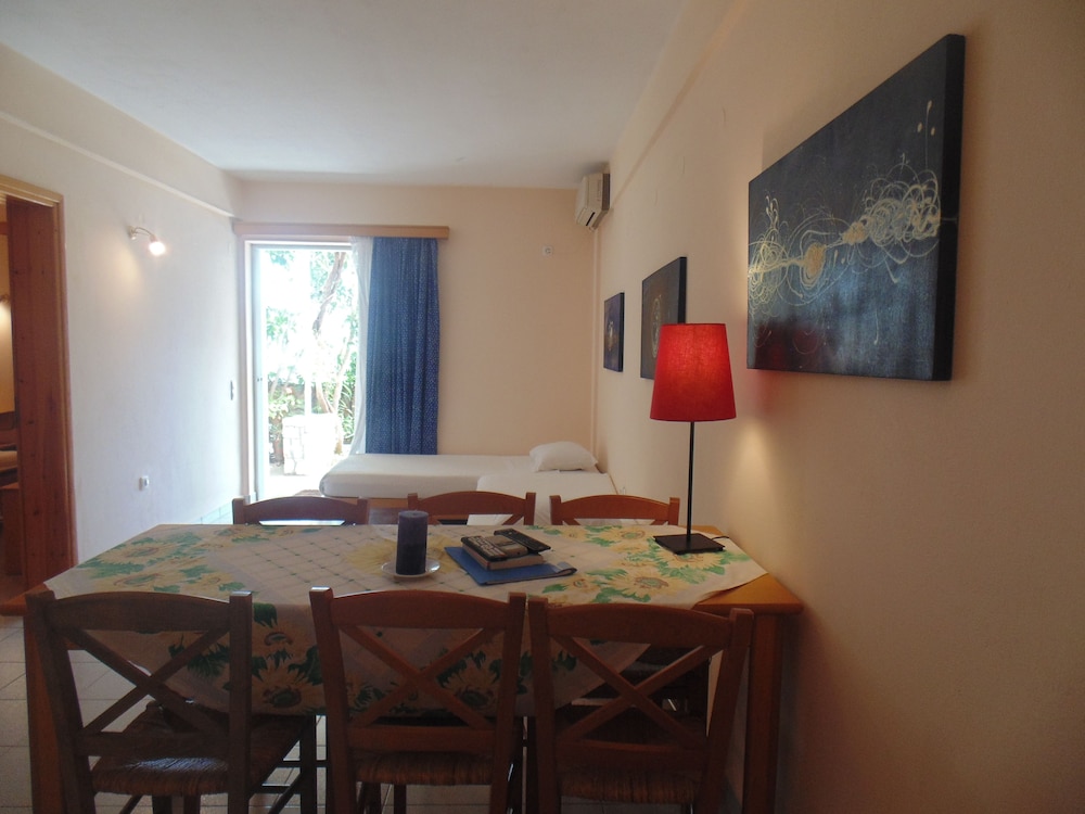 Apartment, 2 Bedrooms - Photo 1