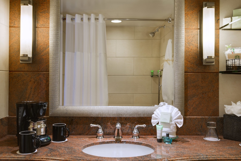 Suite, 1 Bedroom - Photo 5