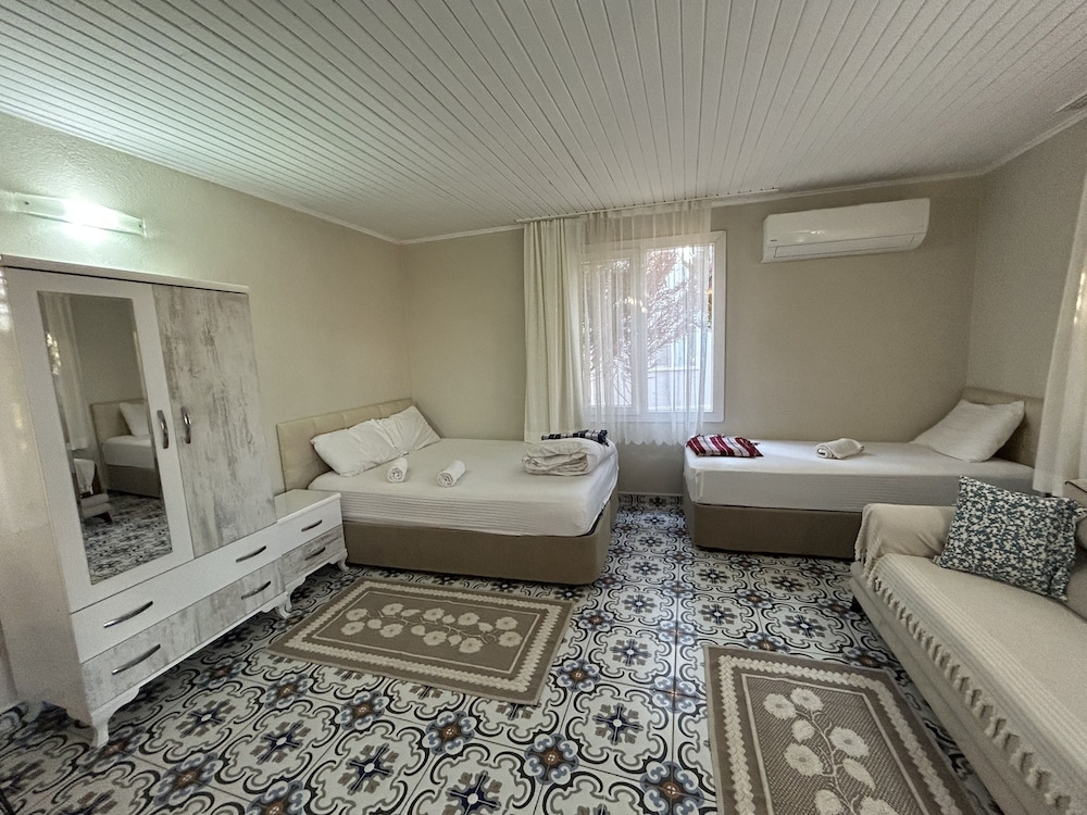 Studio Suite photo 1